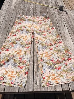 Floral Wide-Leg Cropped Pants in Multicolor